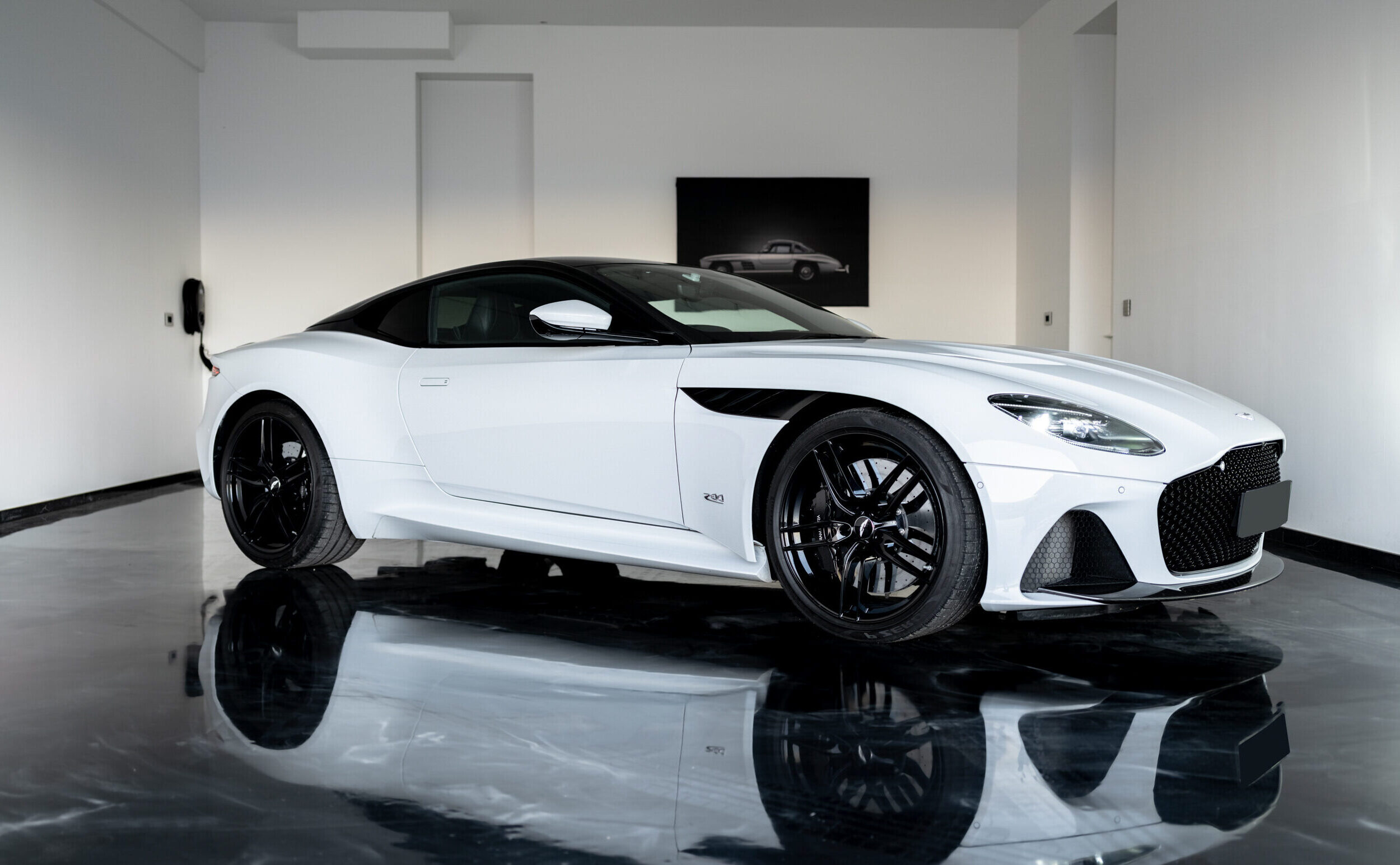 aston martin dbs superleggera coupe flip